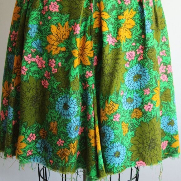 Vintage 1960s Jumpsuit, Rosa Ray Floral Print Cutoff Shorts Romper, Flower Power - Picture 3 of 10